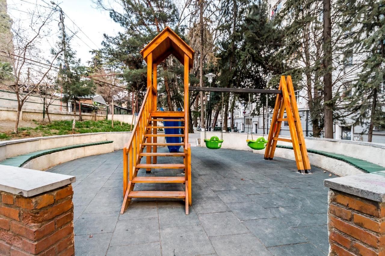 Modern Apartment In Old تبليسي المظهر الخارجي الصورة